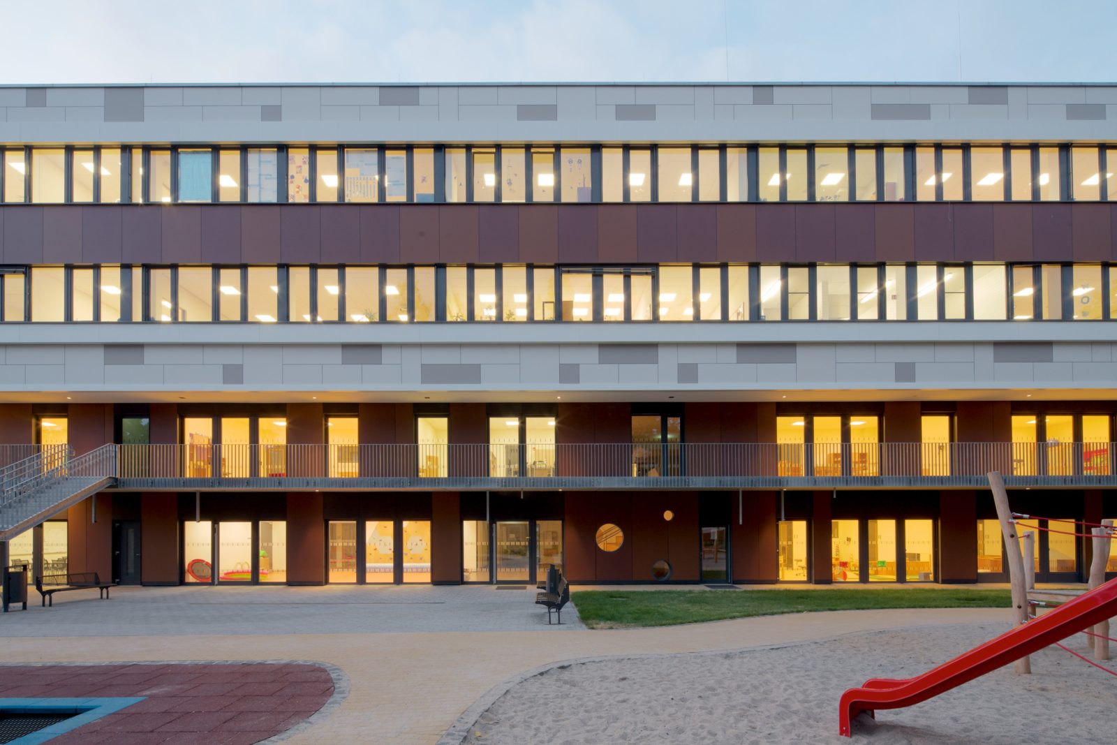 Neubau Kita und Förderschule an der alten Messe, Leipzig - Hofansicht